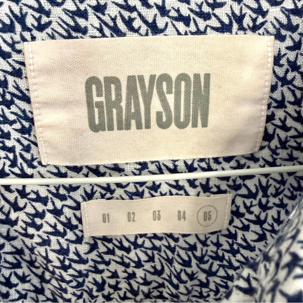 GRAYSON Women’s The Hero Buttondown Linen Birds Print in Navy Blue - Picture 3 of 11